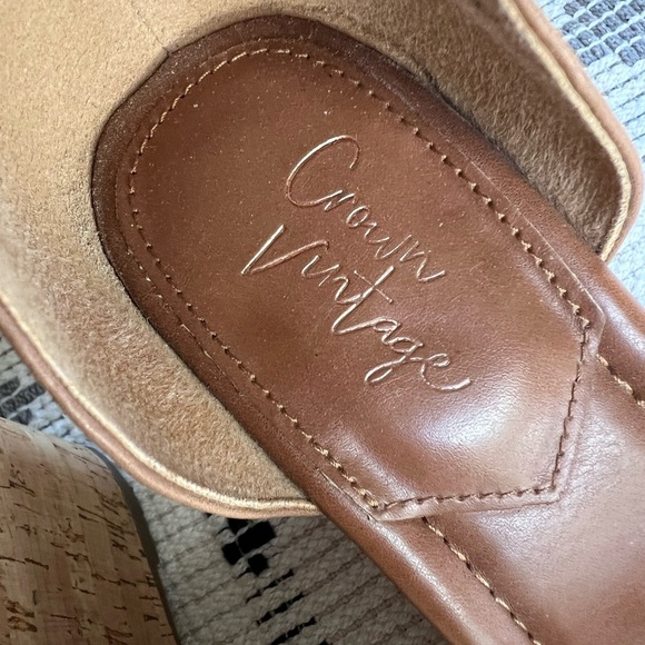 Crown Vintage Tan and Gold Wedge Sandals, size 8 - Picture 9 of 10